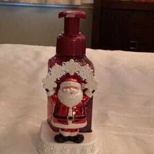 Bath and body Body Works Santa soap holder.